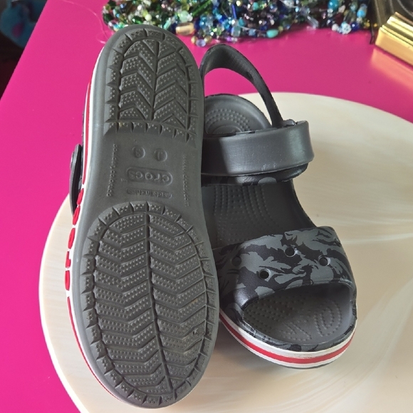 CROCS Gray Sandals with Red and White Soles - Picture 2 of 9